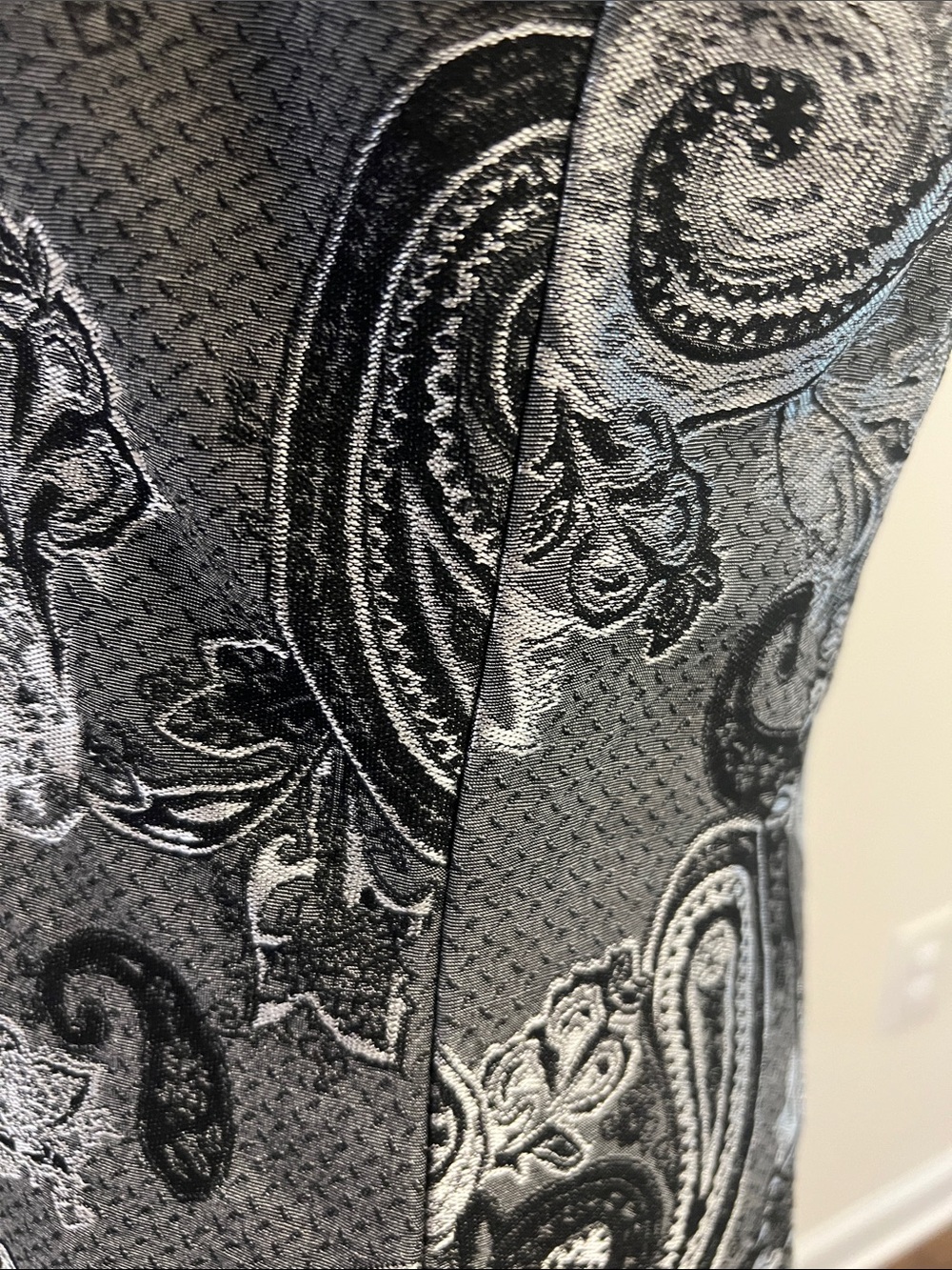 White House Black Market Black and Gray Paisley Tank Top - Picture 9 of 10